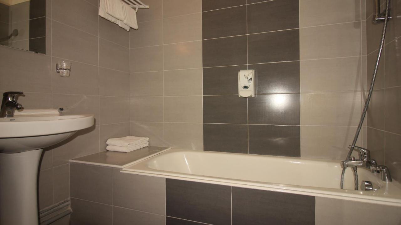 Logis Hotel Lodge La Valette Cesson-Sévigné Dış mekan fotoğraf